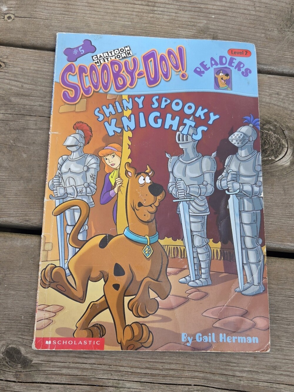 Scholastic Scooby-Doo! Shiny Spooky Knights - Orange, Blue, Purple